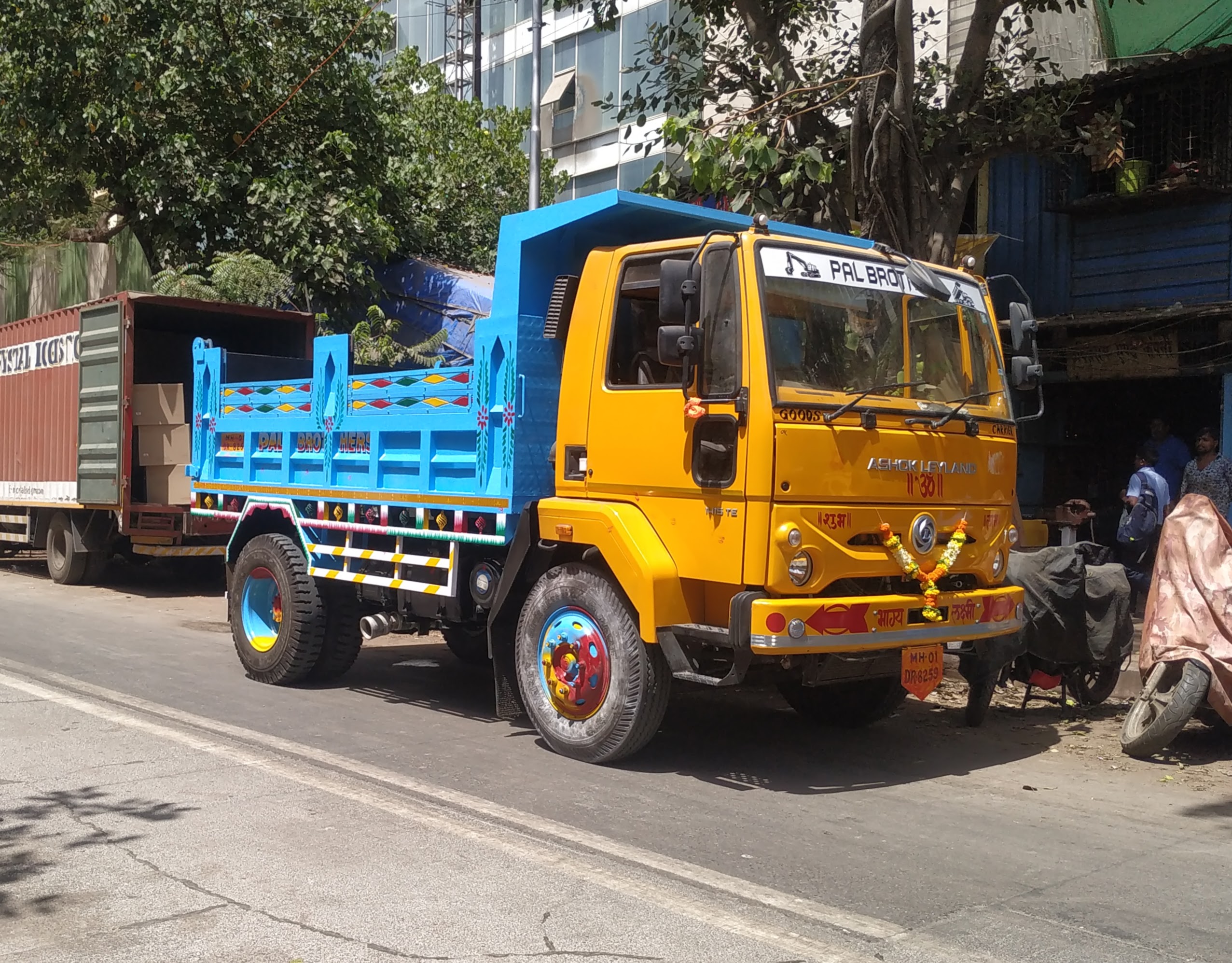  Debris Manually By Hand Loading